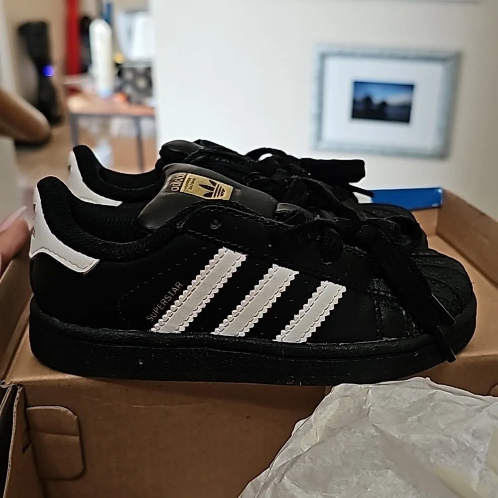 Adidas superstar - Picture 2 of 3